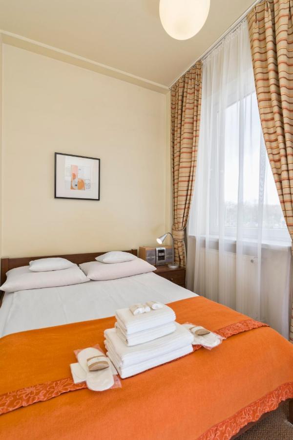 Hotel Colibra Warschau Buitenkant foto