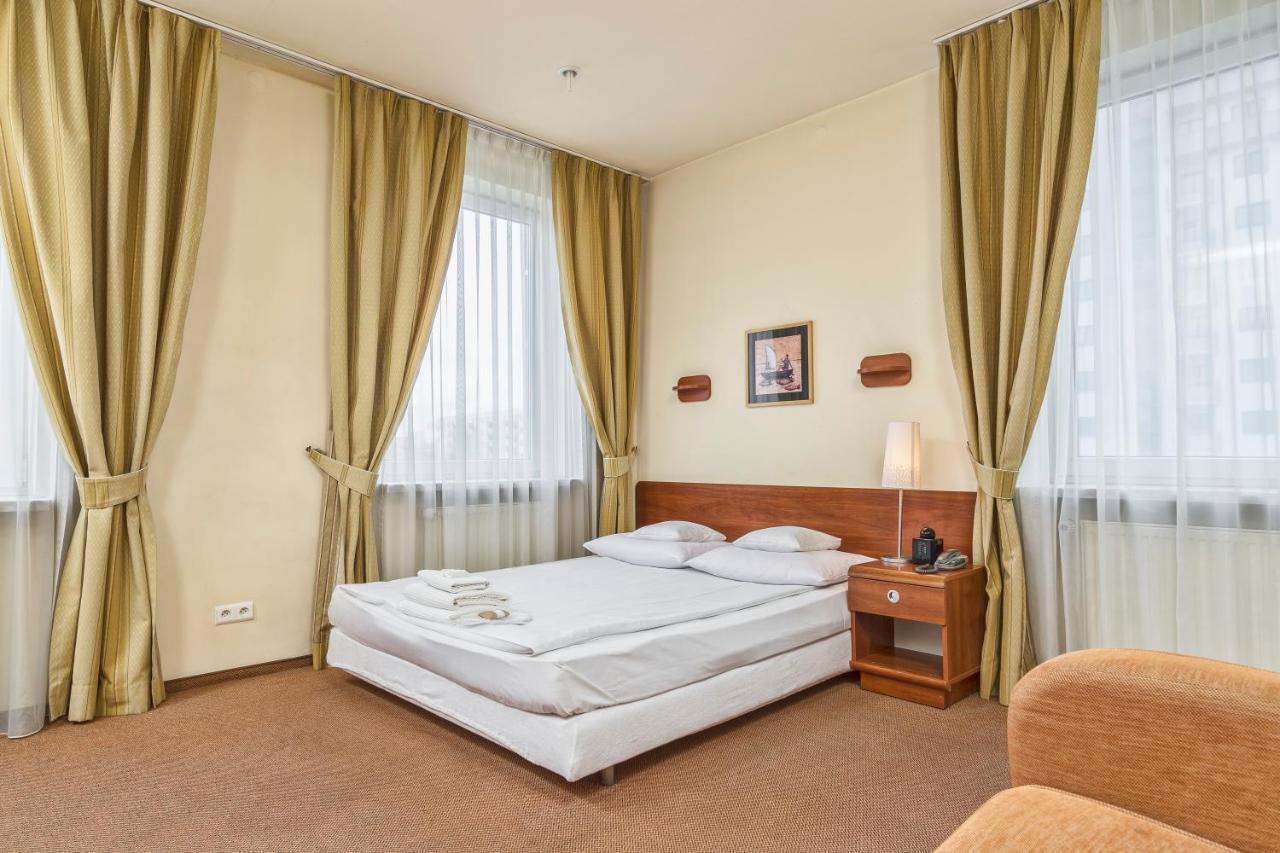 Hotel Colibra Warschau Buitenkant foto