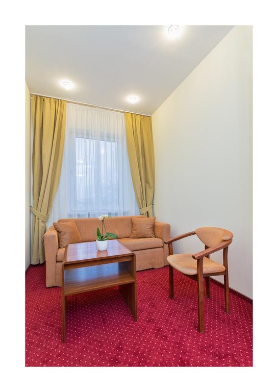 Hotel Colibra Warschau Buitenkant foto